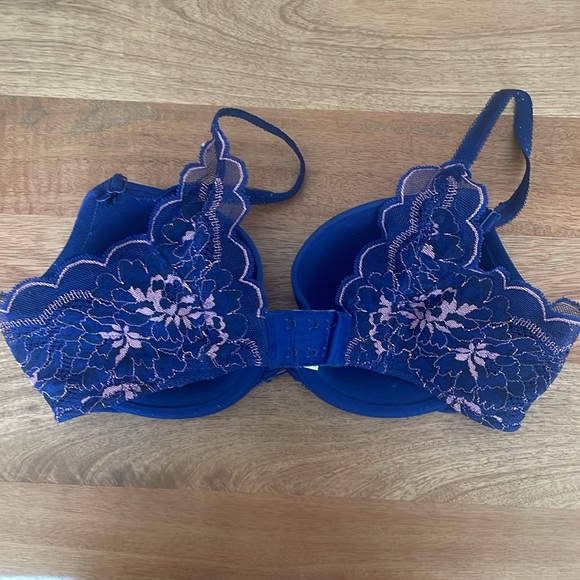 EUC Wacoal lace lined T-Shorts bra, size 36D - Picture 2 of 3